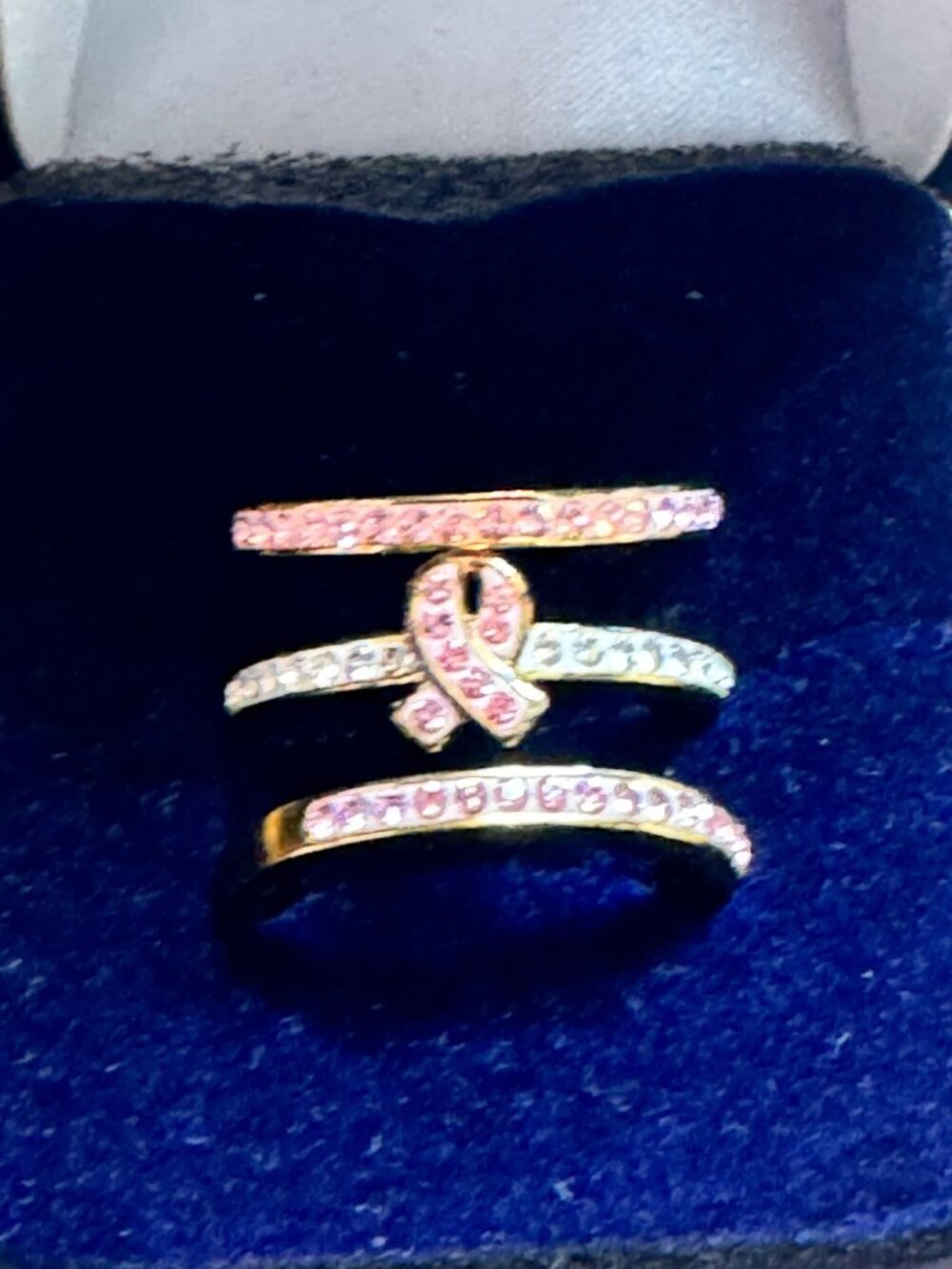 Danbury Mint Hope Stackable Ring Set Pink Ribbon Rhinestone Size 7.5 Gold Tone - Picture 3 of 6